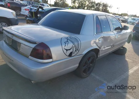 2004 Mercury Marauder z USA, uszkodzony, nr VIN 2MEHM79VX4X681868